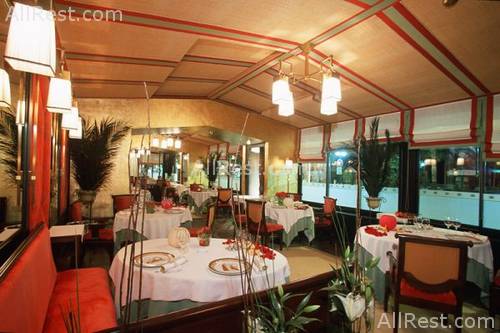 Hotel Majestic Barriere 22